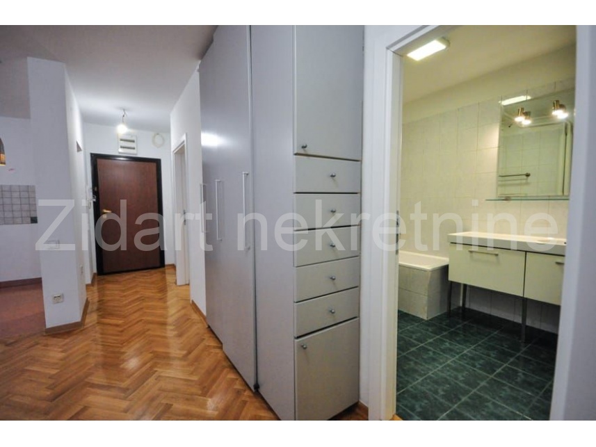 Квартира, 753 м², 240 000$ — FAKTOR